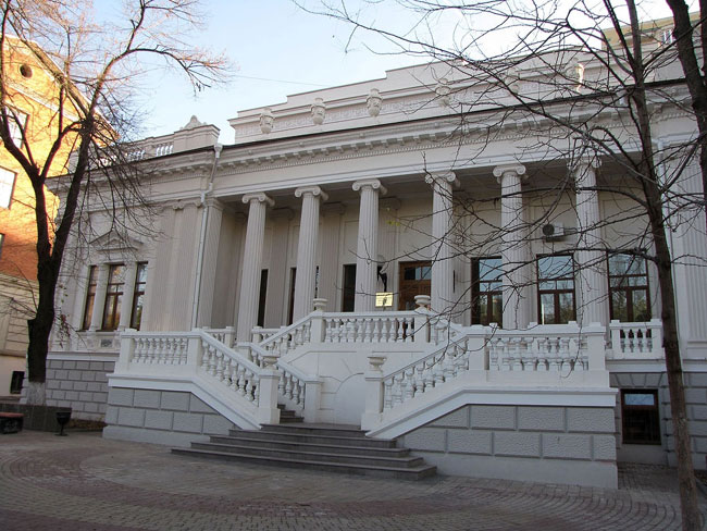 здание зональной библиотеки ЮФУ