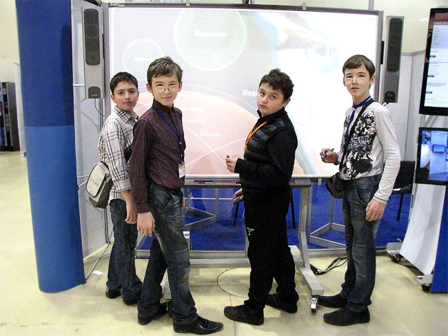 Юные посетители форума, Молодежный инновационный Конвент в Ростове-на-Дону