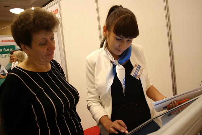 на форуме "Общество-старшему поколению" можно было найти работу  через портал Работа в России