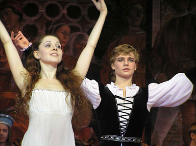 Сцена из балета Ростовского музыкального театра "Ромео и Джульетта', фото Веры Волошиновой